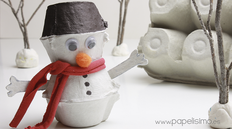manualidades reciclaje navidad muñeco de nieve con vasos caja de huevos
