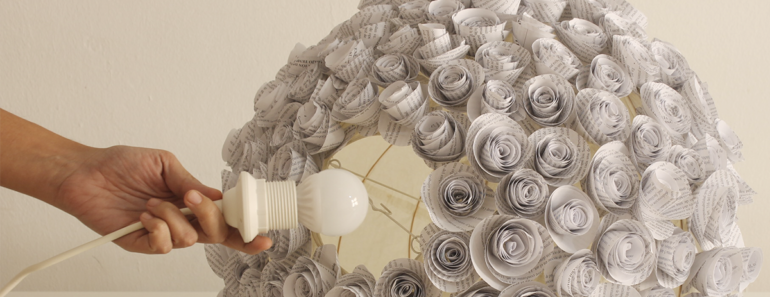 Lampara flores de papel recicladas paper lamp