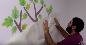 Como-pegar-vinilo-en-pared-paso-a-paso