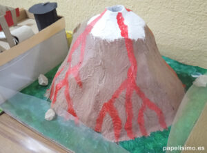 Como-hacer-volcan-casero-experimento-ninos-5